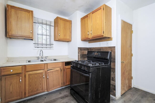 13067 Wade St in Detroit, MI - Building Photo - Building Photo