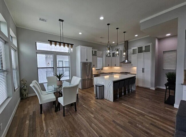 property at 1503 Robin St