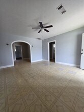 600 E Defee Ave in Baytown, TX - Building Photo - Building Photo