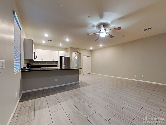 12583 W Gentle Rain Rd in Peoria, AZ - Building Photo - Building Photo