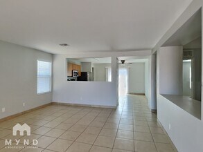11903 W Cabrillo Dr in Arizona City, AZ - Foto de edificio - Building Photo