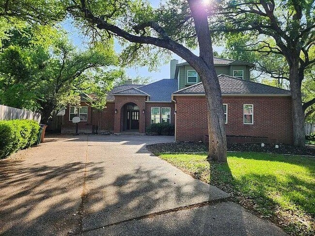 property at 7203 Desert Rose Cove