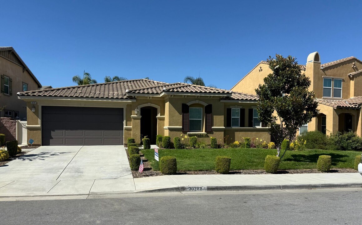 30282 Powderhorn Ln in Murrieta, CA - Building Photo