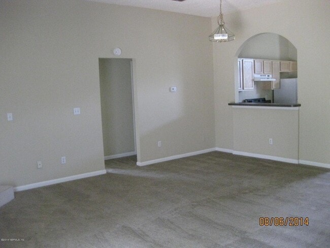 11191 Mikris Dr S in Jacksonville, FL - Foto de edificio - Building Photo