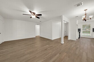 5315 11th St in Katy, TX - Building Photo - Building Photo