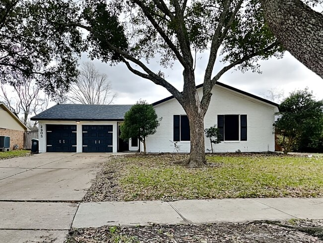 property at 2905 Shady Creek Dr