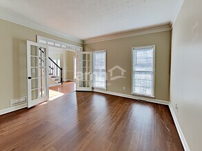 303 Lismore Ter in Woodstock, GA - Foto de edificio - Building Photo