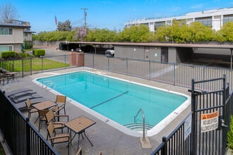 Moxy Apartments in Sacramento, CA - Building Photo - Building Photo