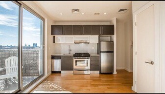25 Montrose Ave in Brooklyn, NY - Building Photo