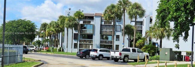 12239 SW 14th Ln-Unit -3110-3 in Miami, FL - Building Photo - Building Photo
