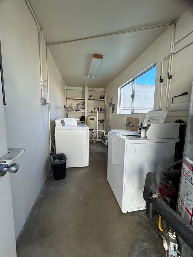 4172 Del Amo Blvd in Torrance, CA - Building Photo - Building Photo