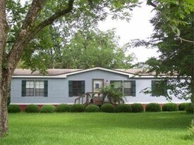 15 Michelle Dr in Byron, GA - Building Photo