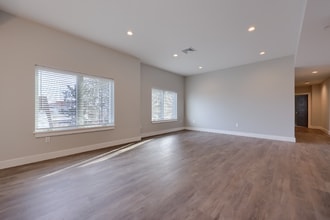 117 W Main St, Unit Apt 2 in New Holland, PA - Building Photo - Building Photo