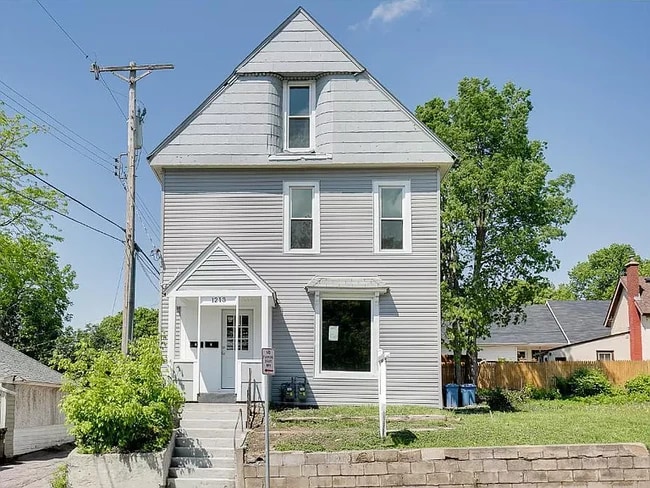 property at 1213 NE Lowry Ave