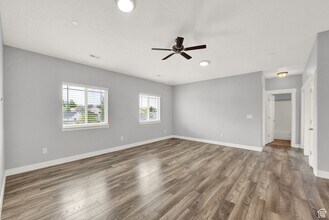 226 W Ridge Rd in Saratoga Springs, UT - Building Photo - Building Photo