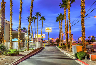 Boulder Palms in Las Vegas, NV - Building Photo - Building Photo