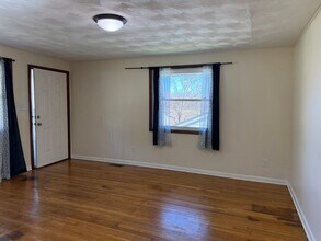 1235 5th Ave SW in Hickory, NC - Building Photo - Building Photo