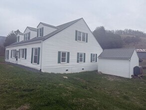 3574 Old US Hwy 421 in Vilas, NC - Foto de edificio - Building Photo