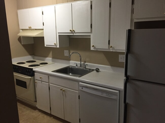 493 Barnett Dr, Unit 1 in Kingsport, TN - Building Photo - Building Photo