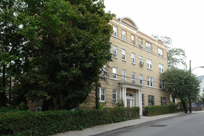 75 St Andrews Pl in Yonkers, NY - Foto de edificio - Building Photo