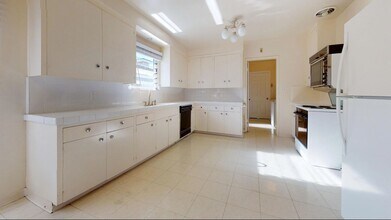 5704-5706 Dorothy Dr in San Diego, CA - Building Photo - Building Photo