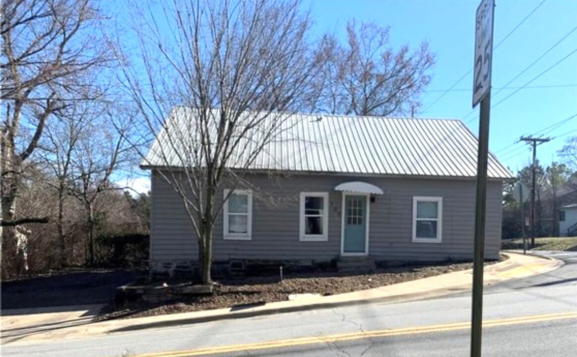 700 N Leverett Ave in Fayetteville, AR - Foto de edificio