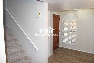 6945 E Cochise Rd in Paradise Valley, AZ - Foto de edificio - Building Photo