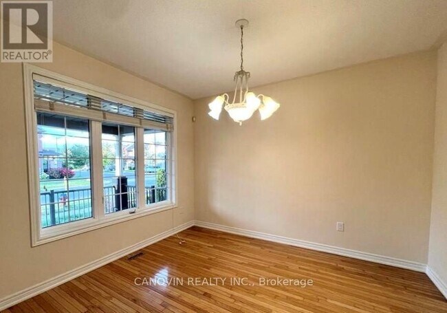 17 Waldron Crescent in Richmond Hill, ON - Building Photo - Building Photo