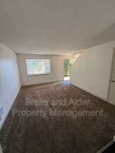 4105 NE Killingsworth St in Portland, OR - Building Photo - Building Photo