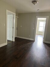 220 Garside St, Unit 1 in Newark, NJ - Foto de edificio - Building Photo