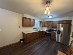 27741 Delton St in Madison Heights, MI - Building Photo - Building Photo