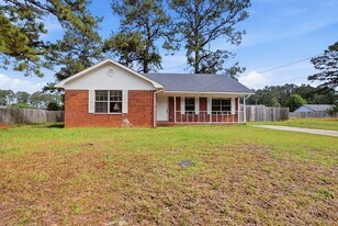 189 Kenny Dr in Hinesville, GA - Building Photo