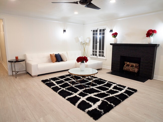 2406 3rd Ave, Unit 2406