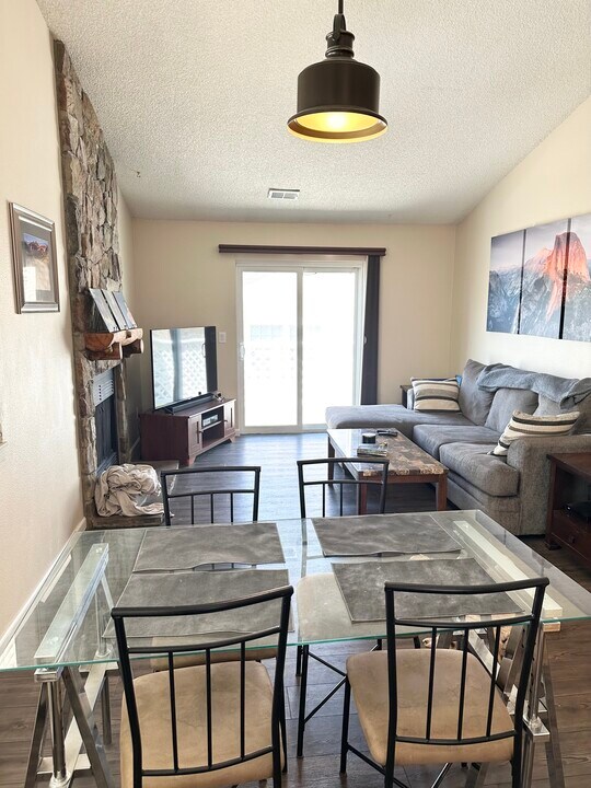 344 S Estes St, Unit C in Lakewood, CO - Building Photo