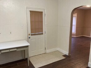 812 N Minnesota Ave in Hastings, NE - Foto de edificio - Building Photo