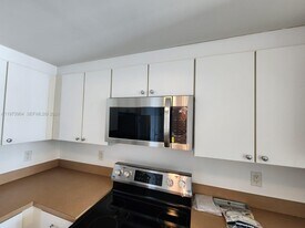 1250 S Miami Ave, Unit 909 in Miami, FL - Building Photo