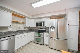 14727 Winding Loop in Woodbridge, VA - Building Photo - Building Photo