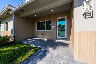 2001 NE 17th Way in Fort Lauderdale, FL - Building Photo - Building Photo