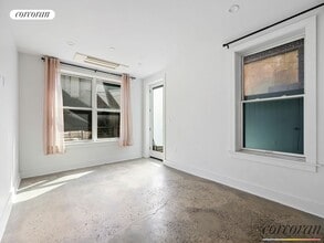 16 Melrose St in Brooklyn, NY - Building Photo - Building Photo