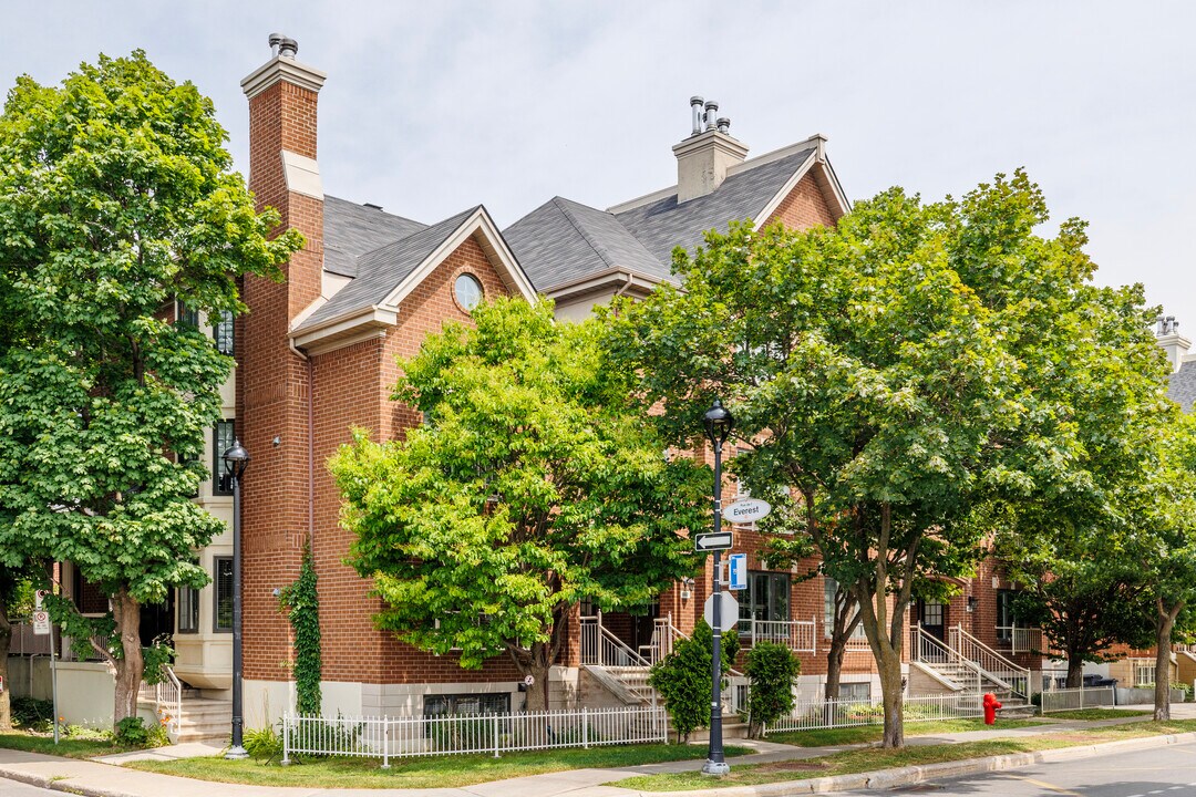 1433 Alexis-Nihon Boul in St. Laurent, QC - Building Photo