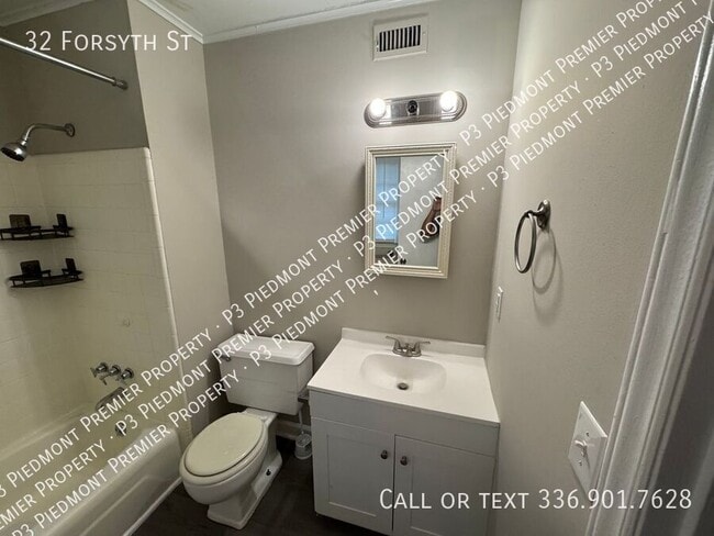 property at 32 Forsyth St