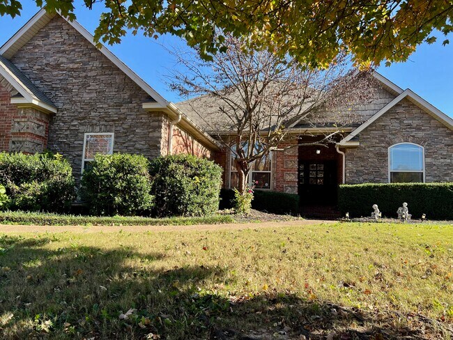 property at 1450 Whippoorwill Ln