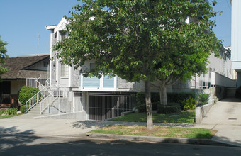 623 E Tujunga Ave in Burbank, CA - Building Photo - Building Photo