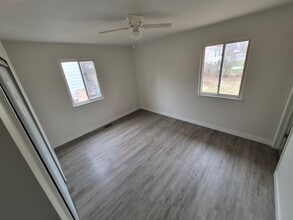 2710 Eaton Pl in Flint, MI - Foto de edificio - Building Photo