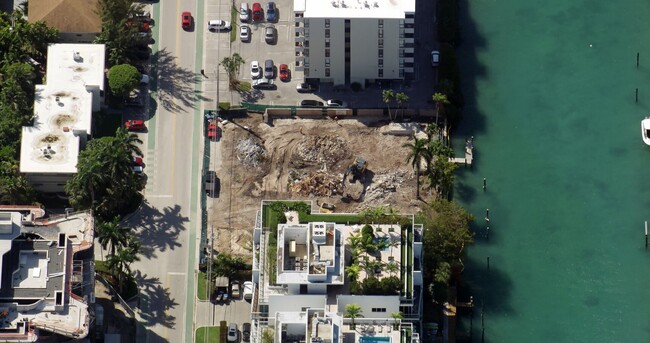 9900 West in Bay Harbor Islands, FL - Building Photo - Building Photo