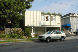 1124 N Columbus Ave in Glendale, CA - Building Photo - Building Photo