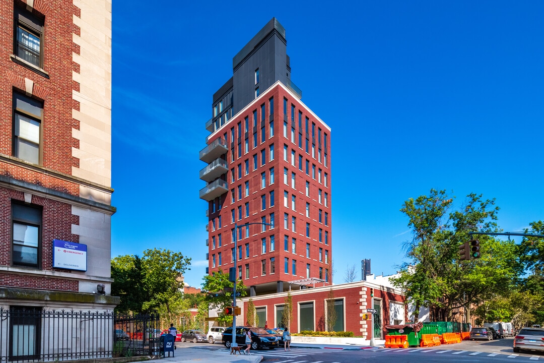 347 Henry St in Brooklyn, NY - Building Photo