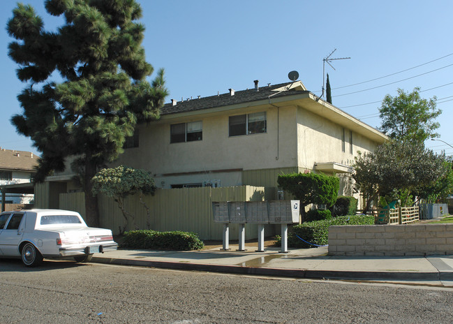 925 S Sherman Ave in Corona, CA - Building Photo - Building Photo