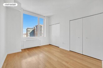 425 E Main St in New York, NY - Building Photo - Building Photo