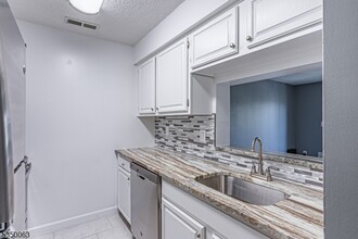 420 Ravens Crest Dr in Plainsboro, NJ - Building Photo - Building Photo